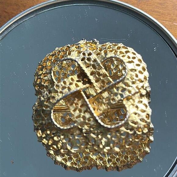 Vintage interlocking knot gold tone scarf slide - Picture 2 of 5